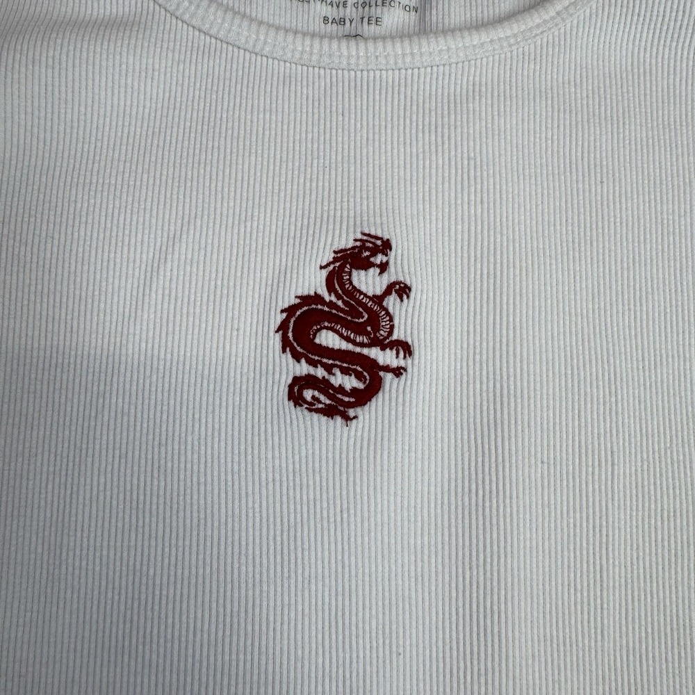 Hollister White Baby‎ Tee Red Dragon Embroidery Ribbed Stretch Top M Y2K Style - Picture 4 of 8